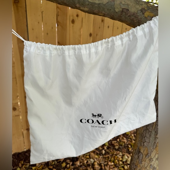 Coach Swagger 21 in Pebble Leather with Ombré Rivets Bag - Picture 4 of 6